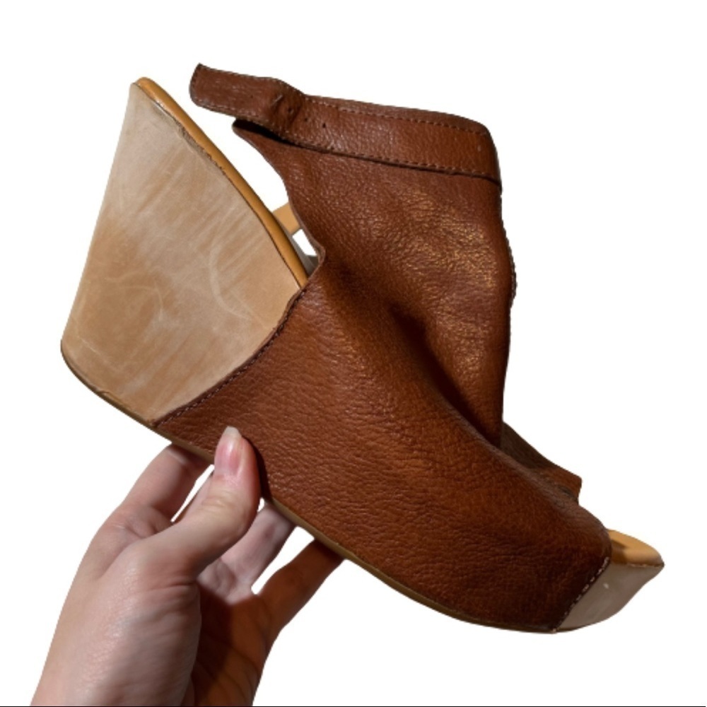 Kork Ease Womens {Brown Berit Wedge Sandal} Size 9M.